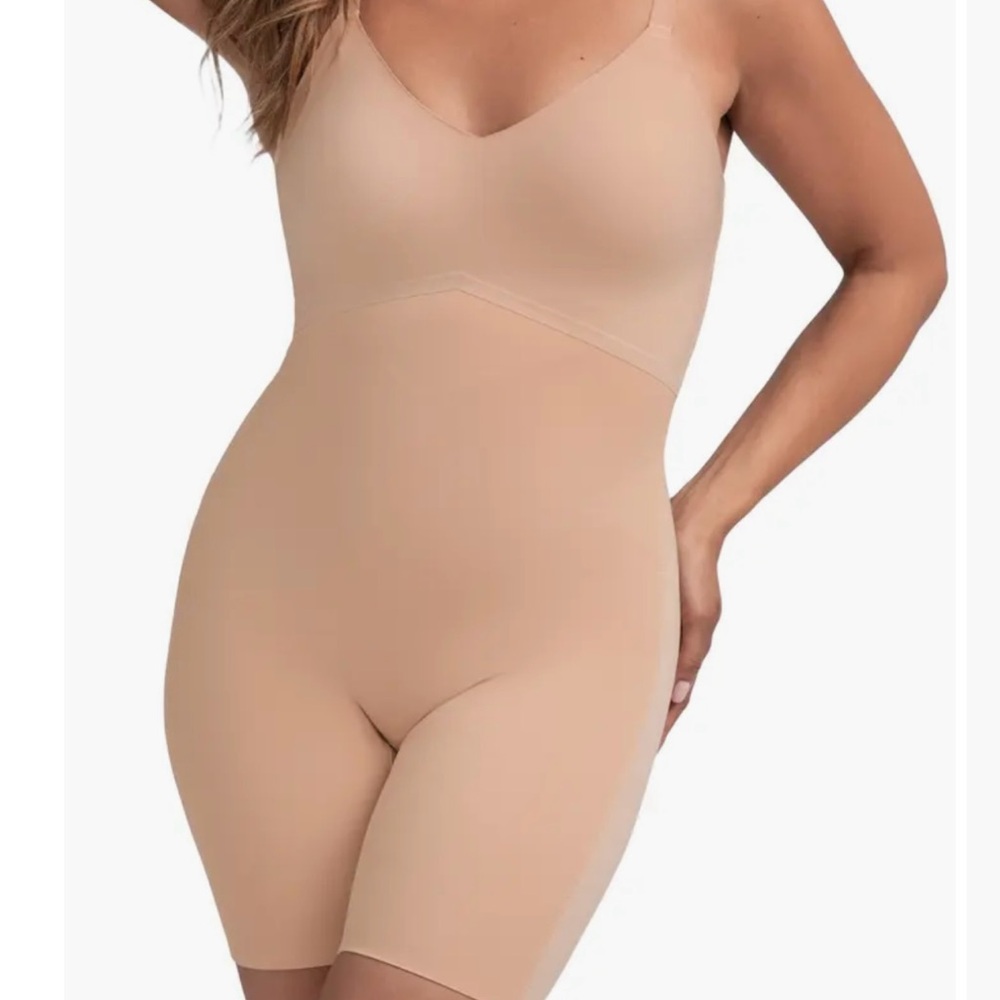 NWOT Honeylove SuperPower mid-thigh Bodysuit in Sand